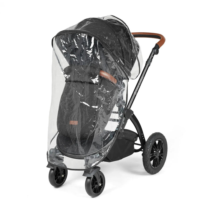 The pushchair has a footwarmer and rain cover for all weather.