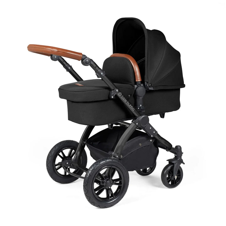 The Ickle Bubba Stomp Luxe pram offers comfort and luxury.