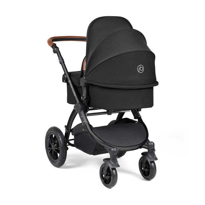 This travel system is ideal for park walks and city adventures.