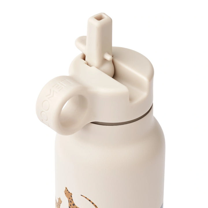 Liewood kids drinking bottle with loop handle for easy carrying.