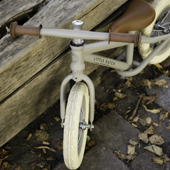 Little dutch balance bike front view.