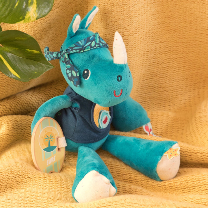 Lightweight and easy-to-handle design of this baby soft toy.