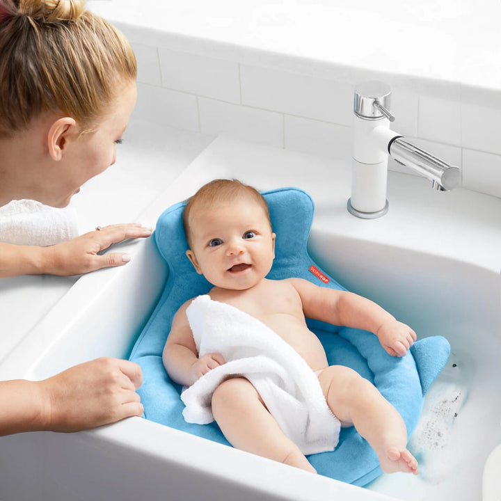 This infant sink bath is not only comfortable but also practical