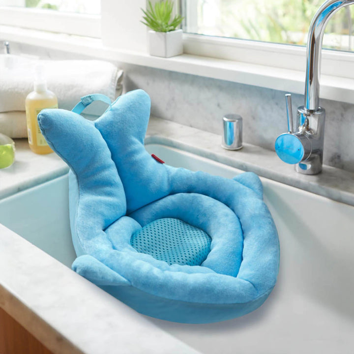 This sink bather provides a safe and comfortable space for your little one